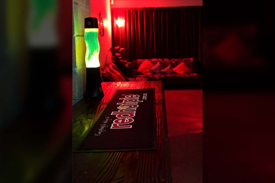 Mike's Place -  Swingers