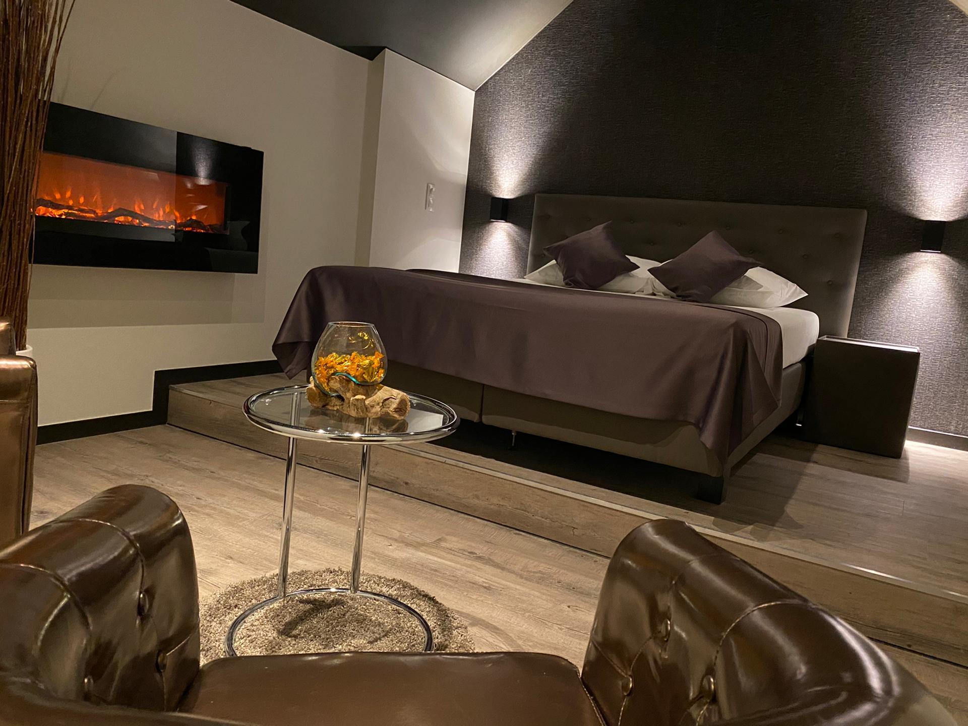 Villalux - Genk -  Hotel de Amor