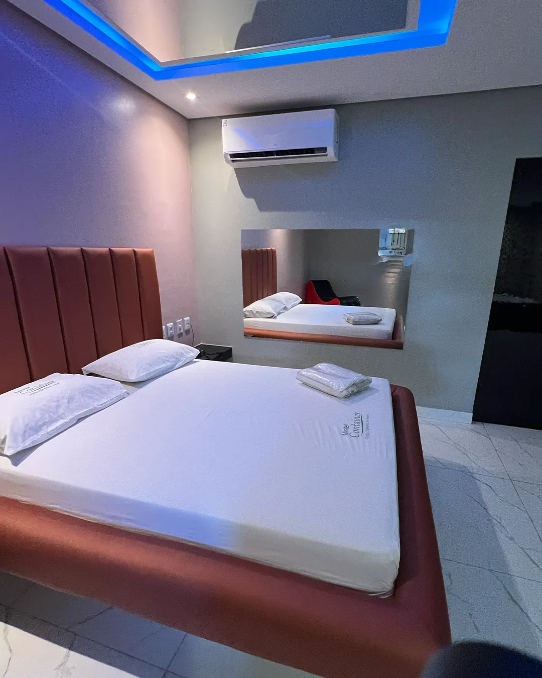Container Damas -  Hotel de Amor