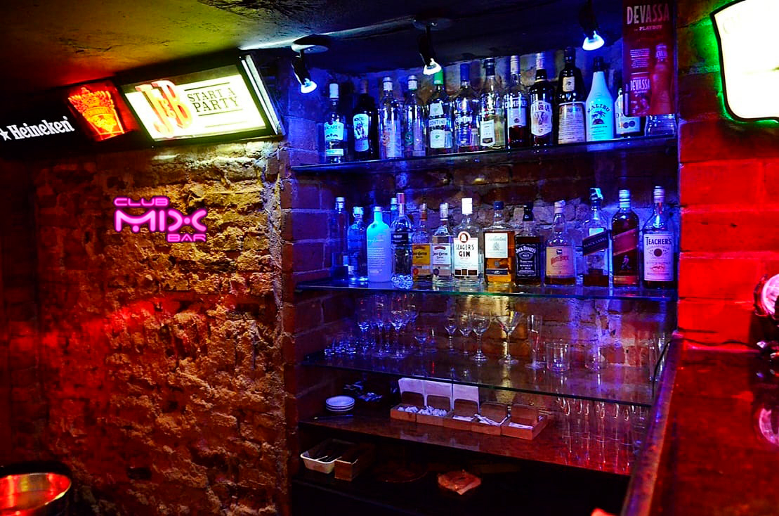 Club Mix Bar -  Swingers