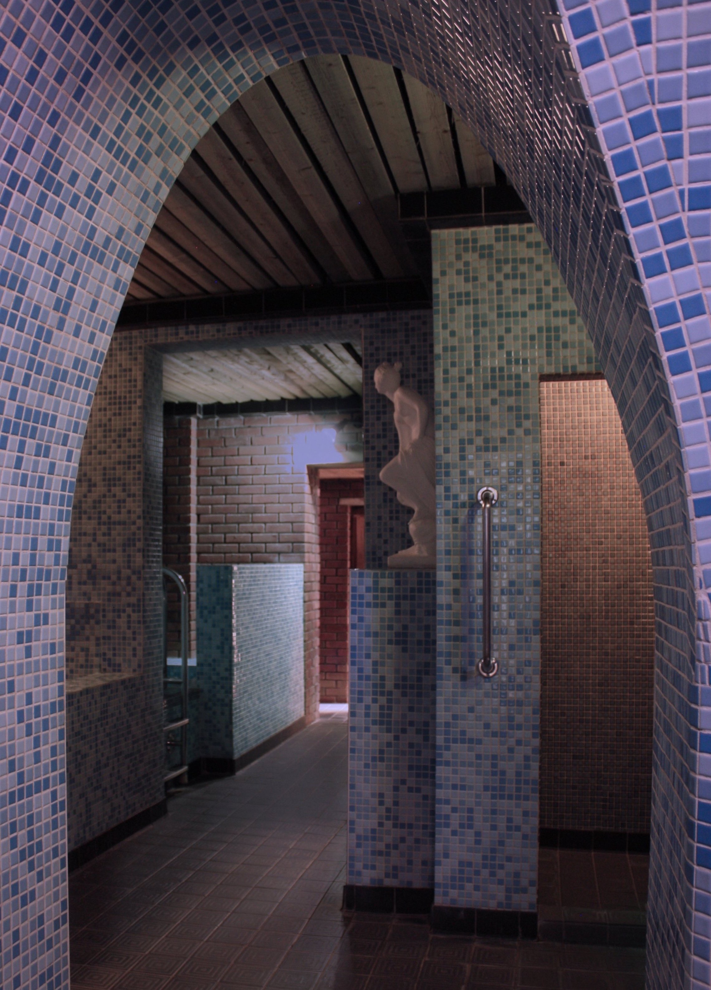 Bristol Gardens Health Spa -  Freikörper-Kultur (FKK) Erotic Sauna Adult Entertainment