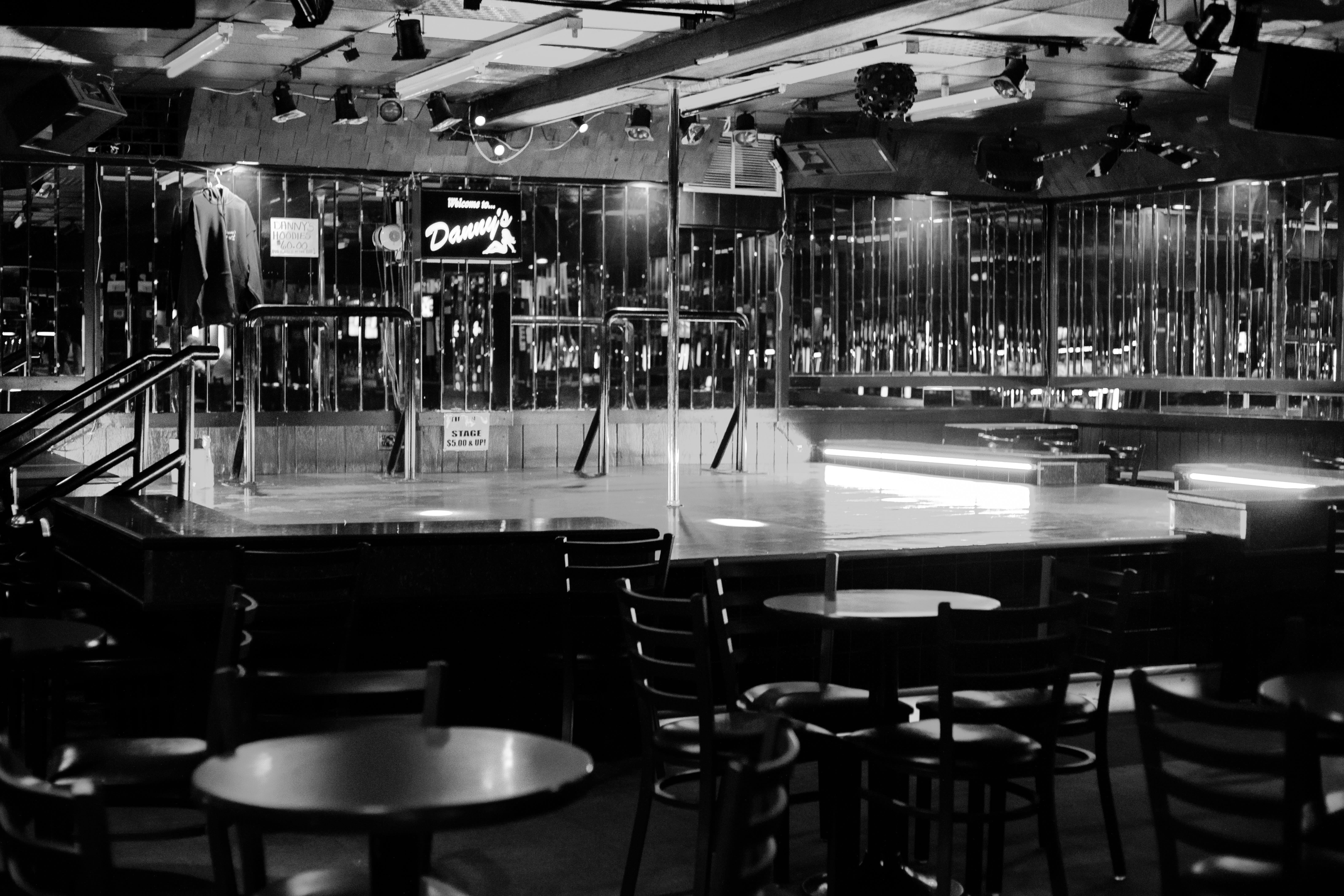 Danny's -  Locale per adulti