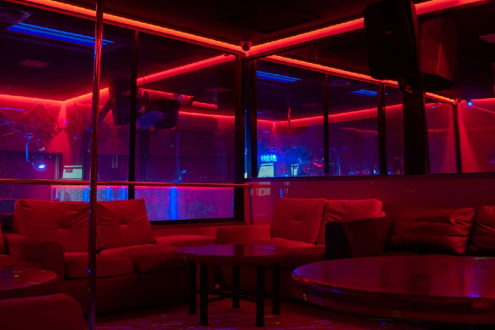 Top Platinium - Concepción -  Erotic Night Club Gentlemens Club Adult Entertainment