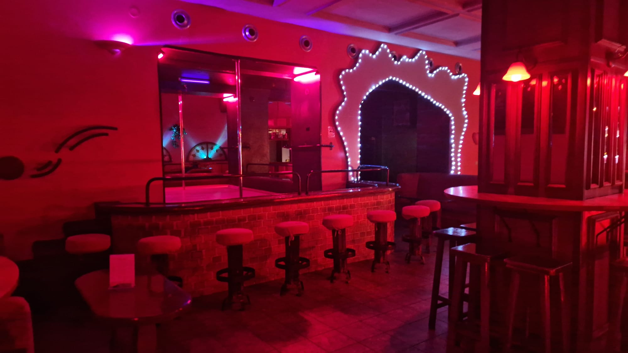 Pamela Night Club -  Club de Striptease