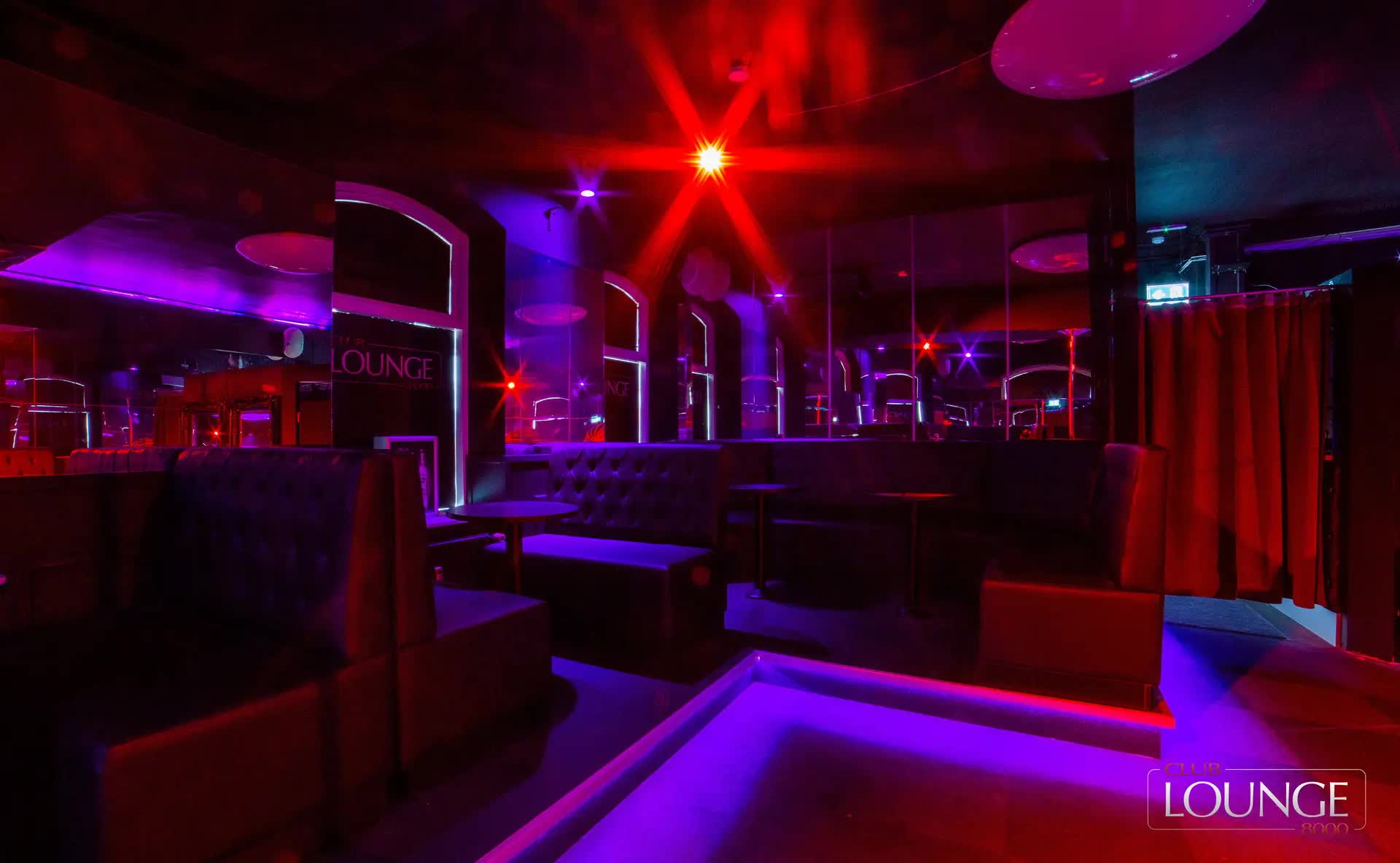 Club Lounge 8000 - 