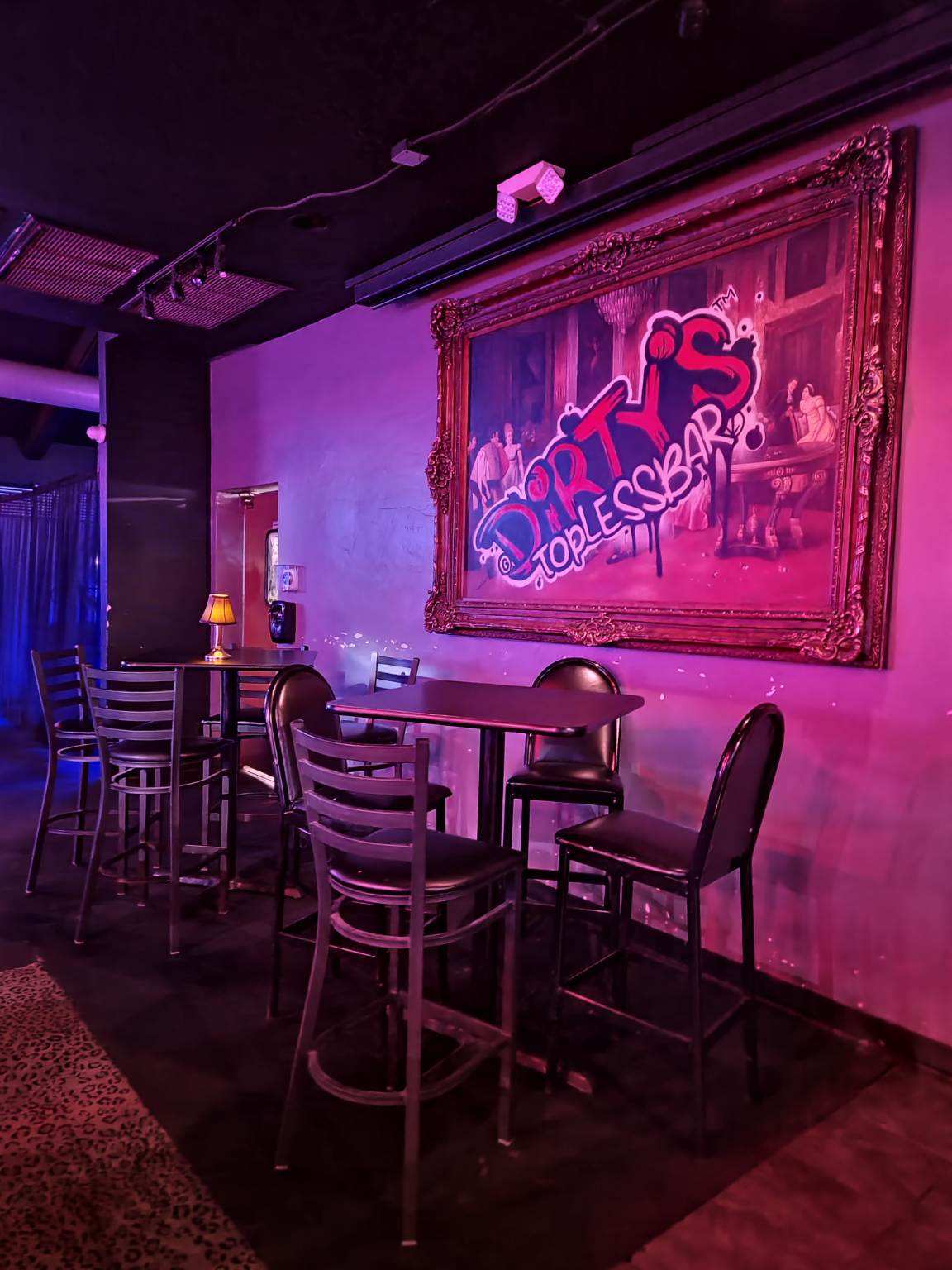 Dirty's Topless Bar - 