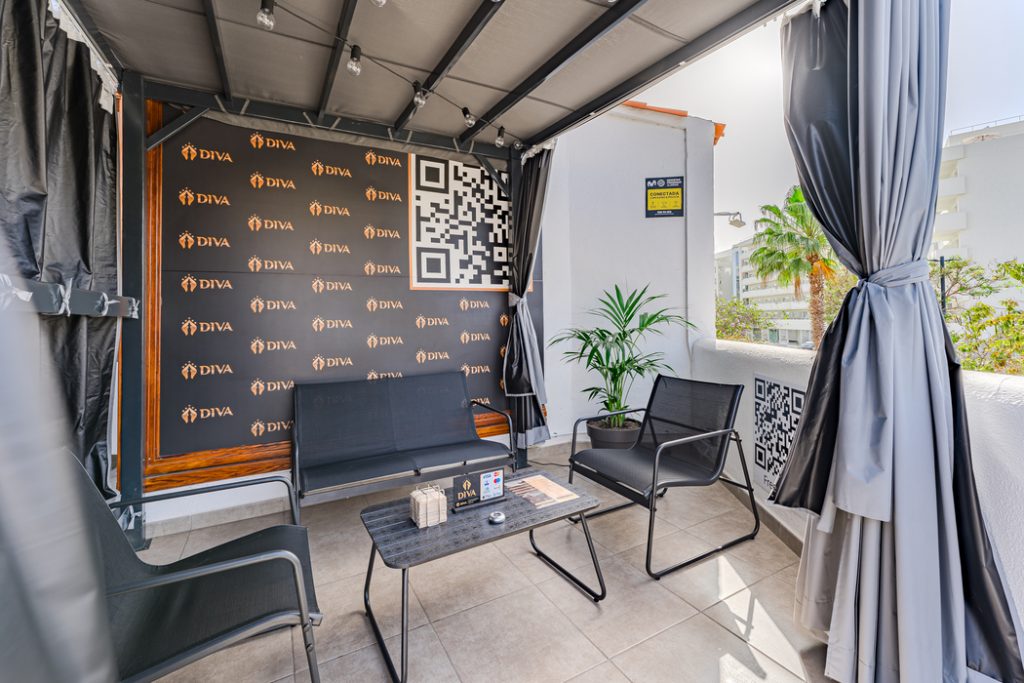 DIVA -  Erotische Massage Fetisj Herenclub Volwassenvermaak BDSM