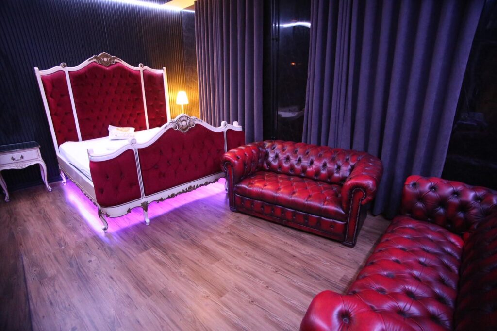 Edelweiss Basel -  Erotic Night Club Escort Erotic Massage