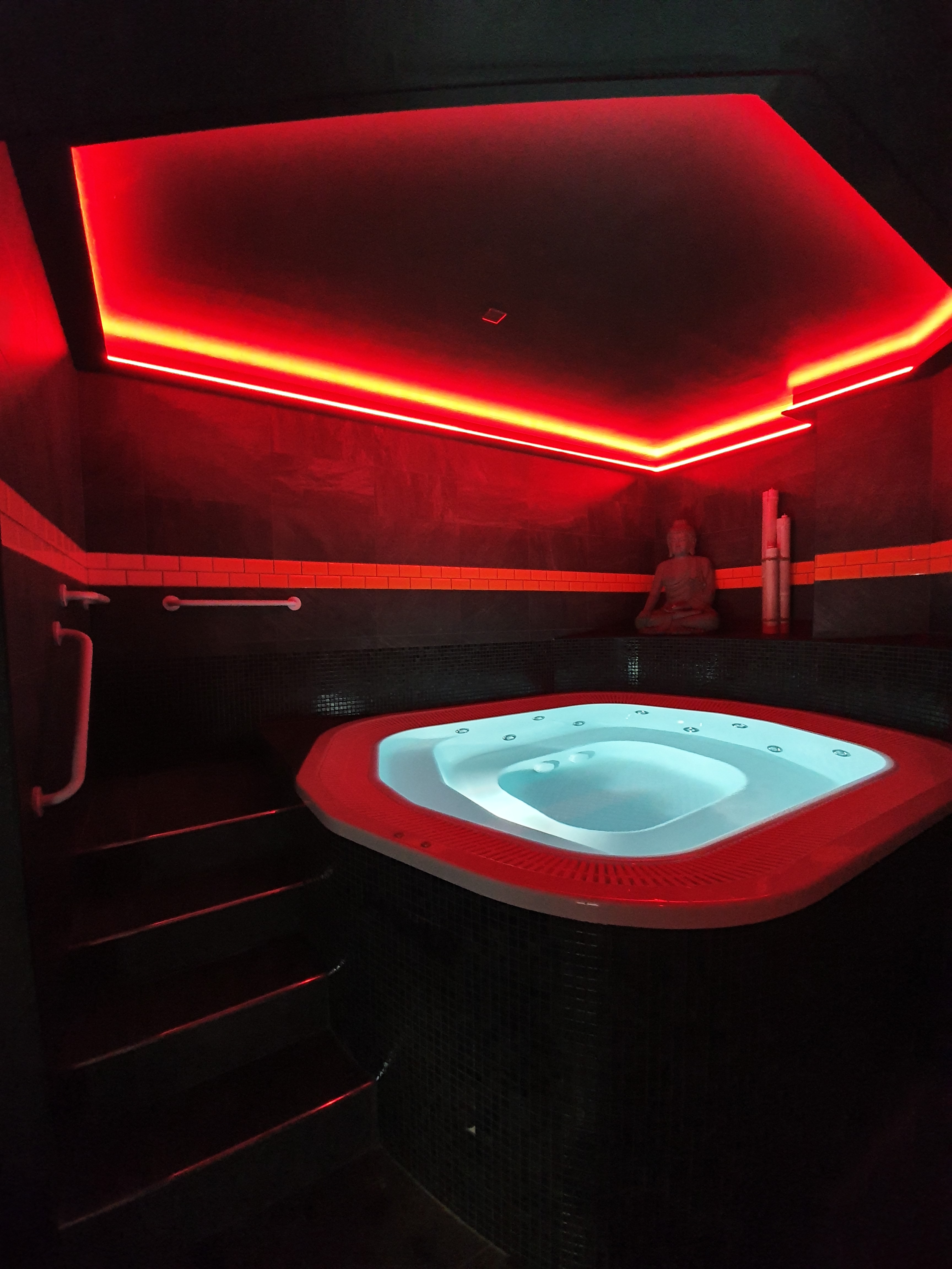 Sauna Atlantis La Rochelle -  Sauna Erotica Gay Scambisti