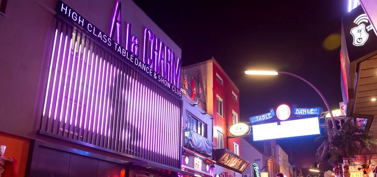 A La Charm Club -  Club de Striptease Club de Caballeros Cabaret