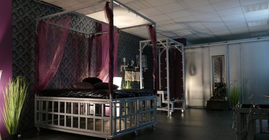 Chambre Violette -  BDSM Fetisch
