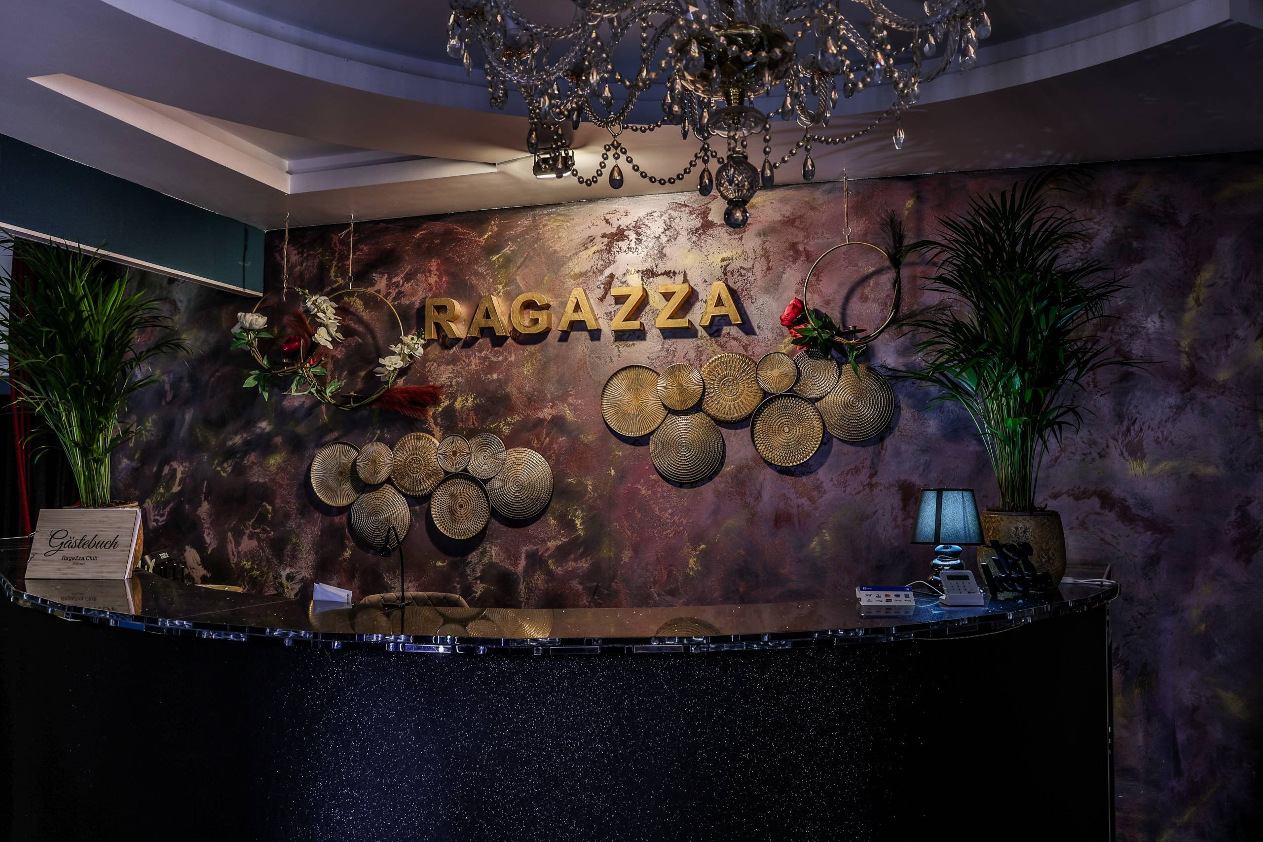 Ragazza Club -  Swingers