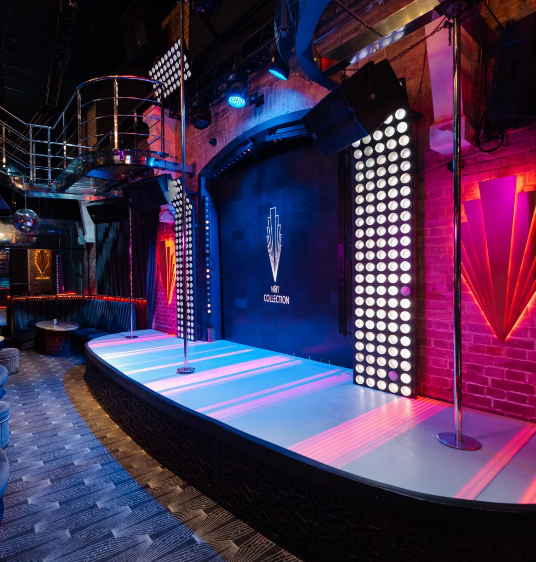 Hot Collection -  Club de Striptease Club de Caballeros Cabaret