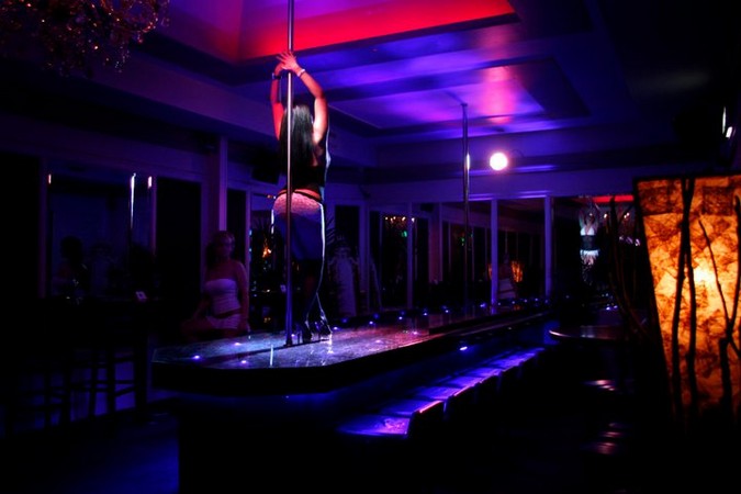 Lapello -  Exclusive Gentlemens Club Brothel Strip Club