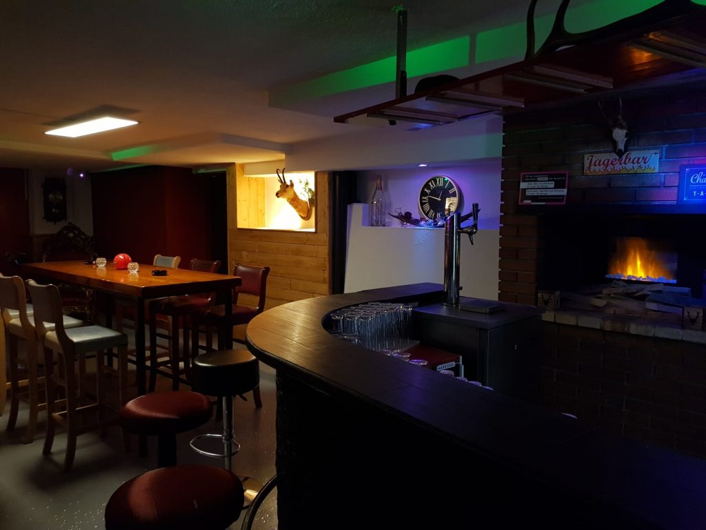 Jägerbar -  Kabarett Begleiter Erotischer Nachtclub