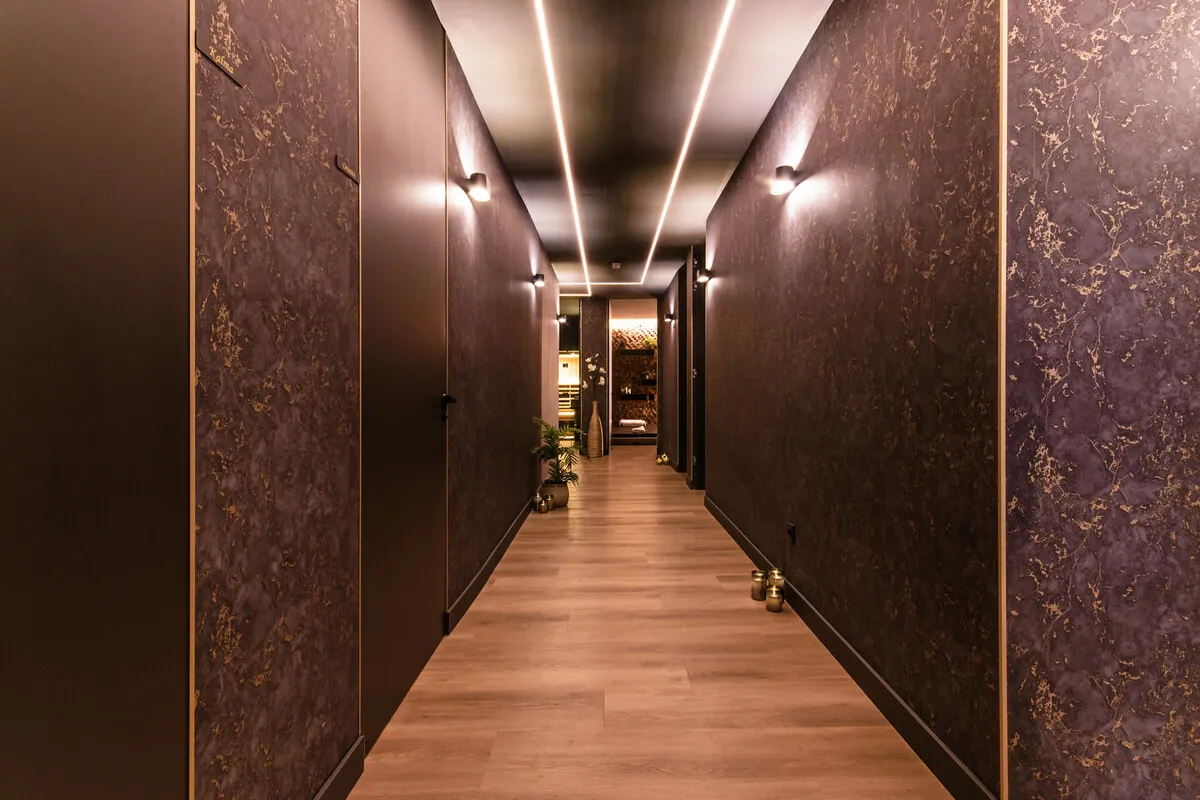 KEMBALI Masajes -  Massage érotique Sauna Érotique Fétichisme BDSM