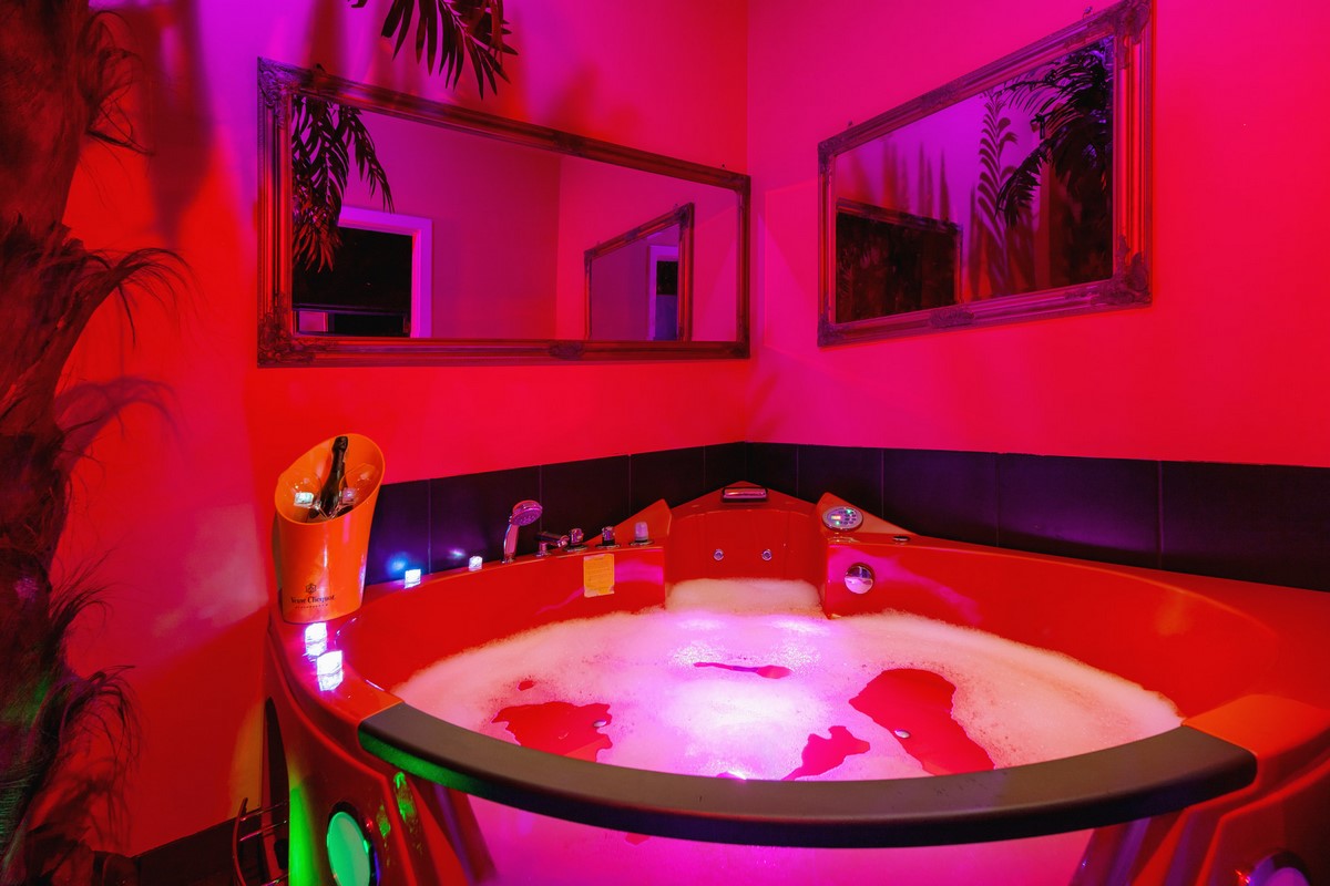 Gold Gentlemen's Club - 