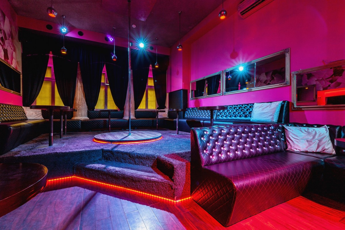 Gold Gentlemen's Club -  Strip Club Gentlemens Club