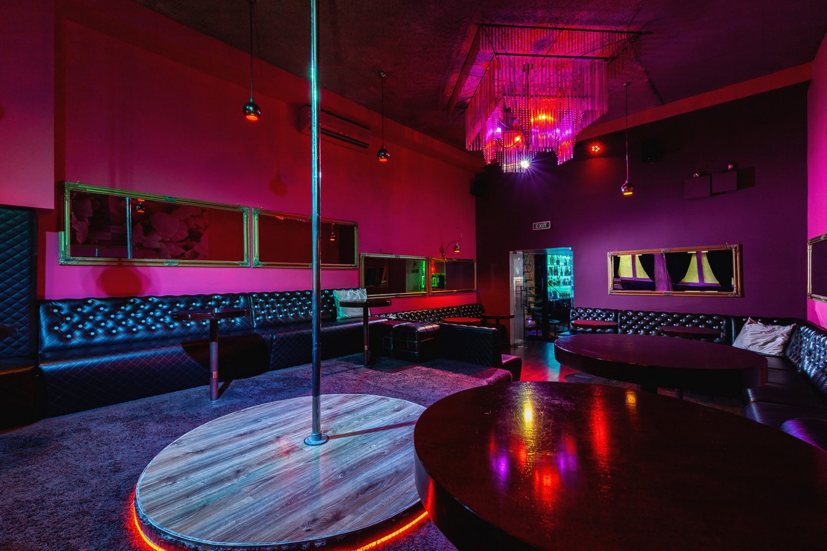 Gold Gentlemen's Club - 