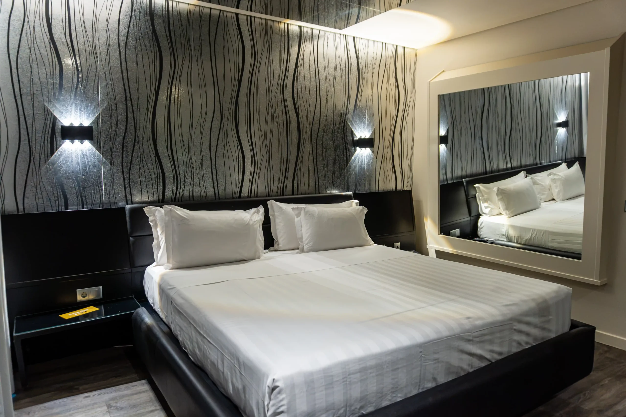 Silk Motel -  Liefdeshotel