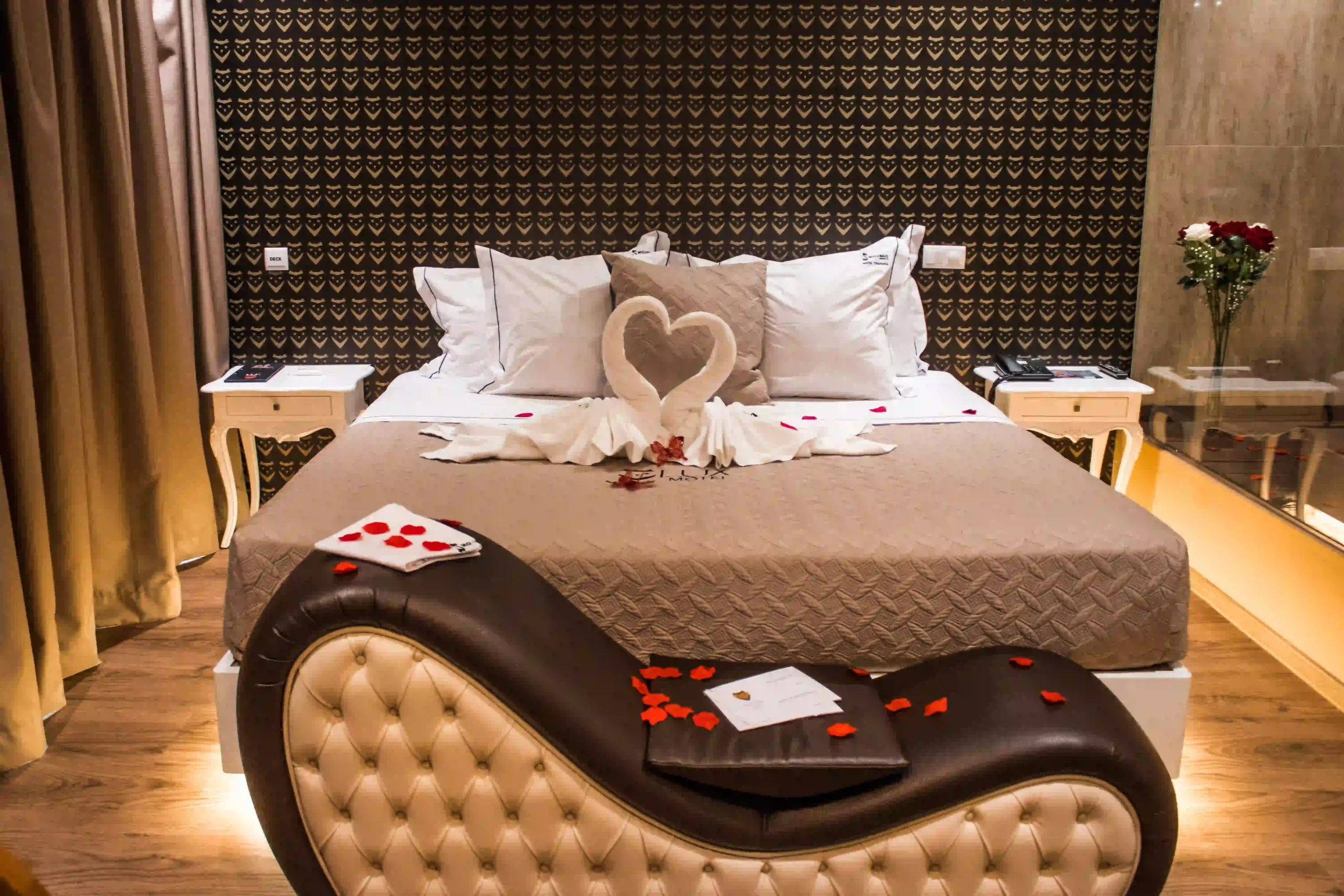 Motel Lux Trafaria -  Love Hotel