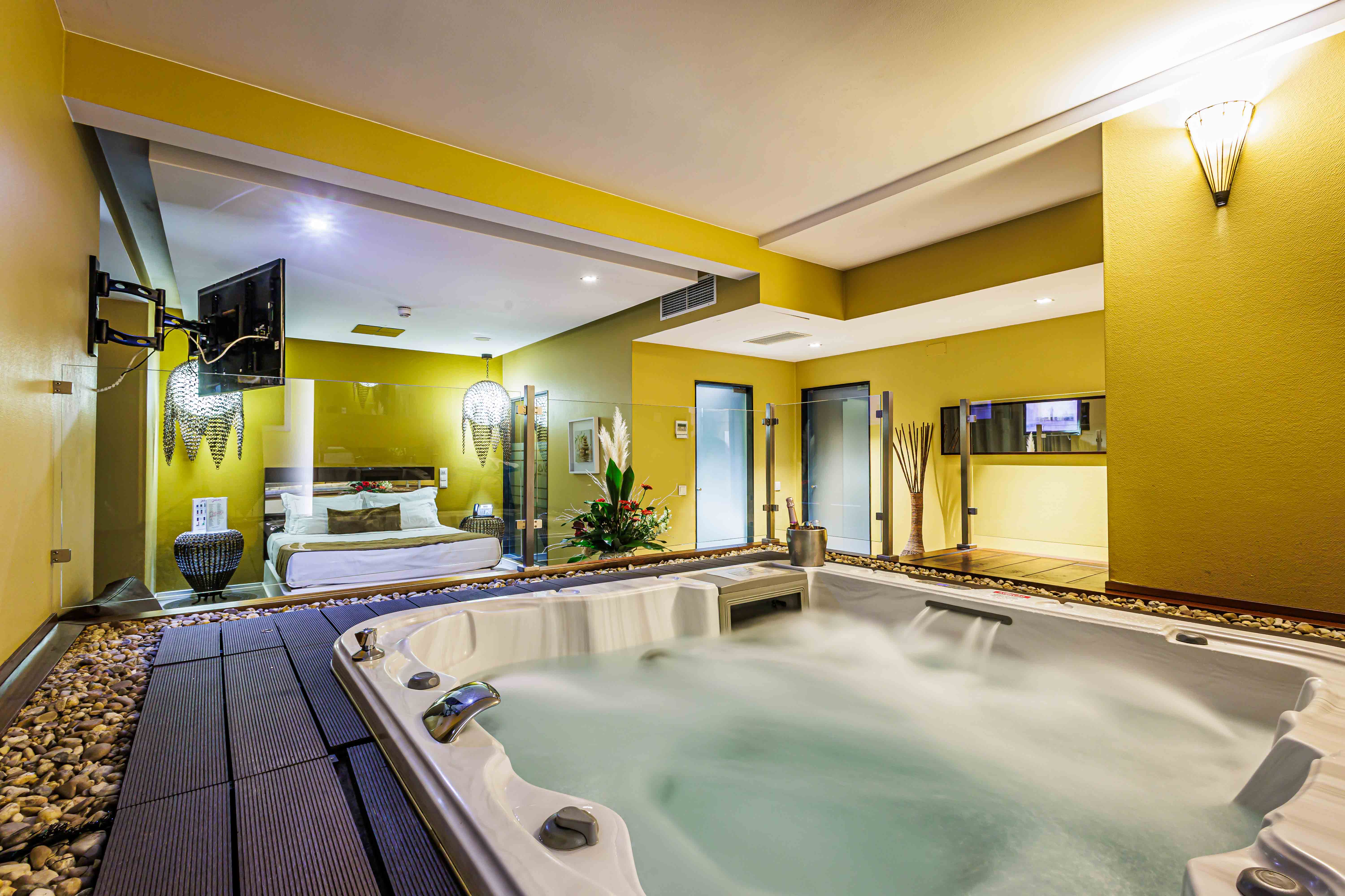 Motel Seven - 