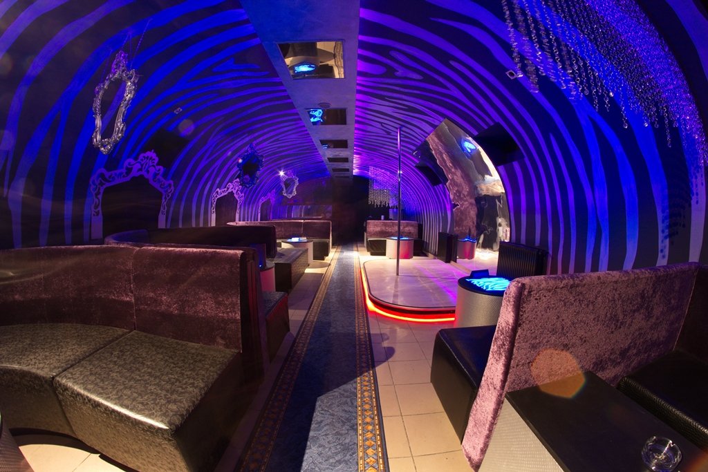 Blue Moon Night Club - 