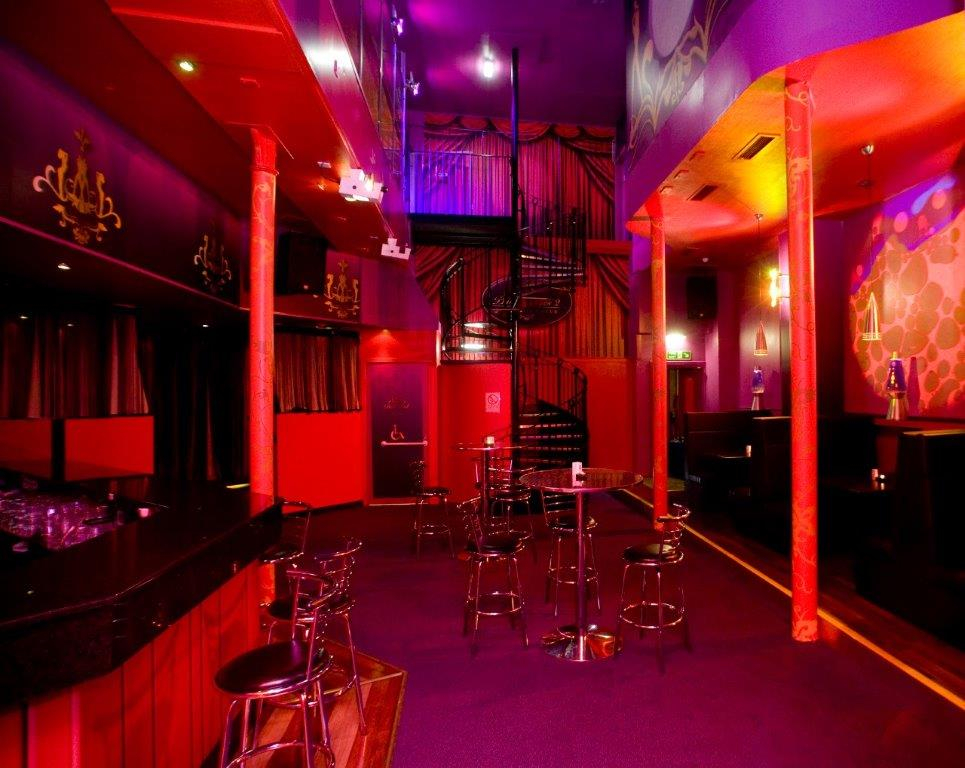 Private Eyes 2 -  Stripclub