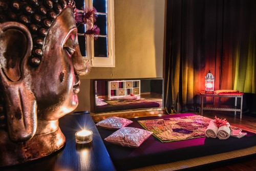 Royal Massage Center -  Massaggio erotico Feticcio Intrattenimento per adulti