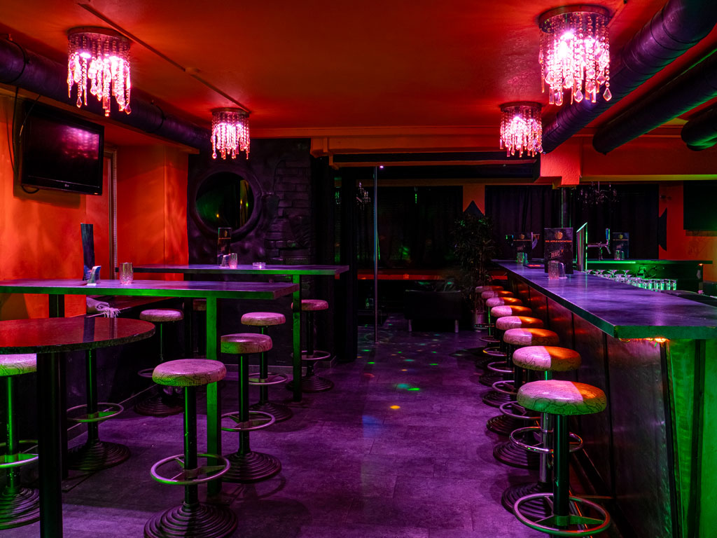 Big Apple -  Erotic Night Club Strip Club Brothel