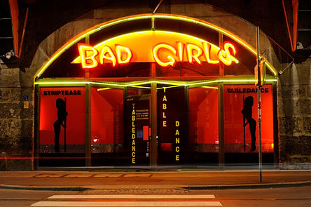 Tagblatt Showclub -  Locale per adulti Cabaret Club Erotico Notturno