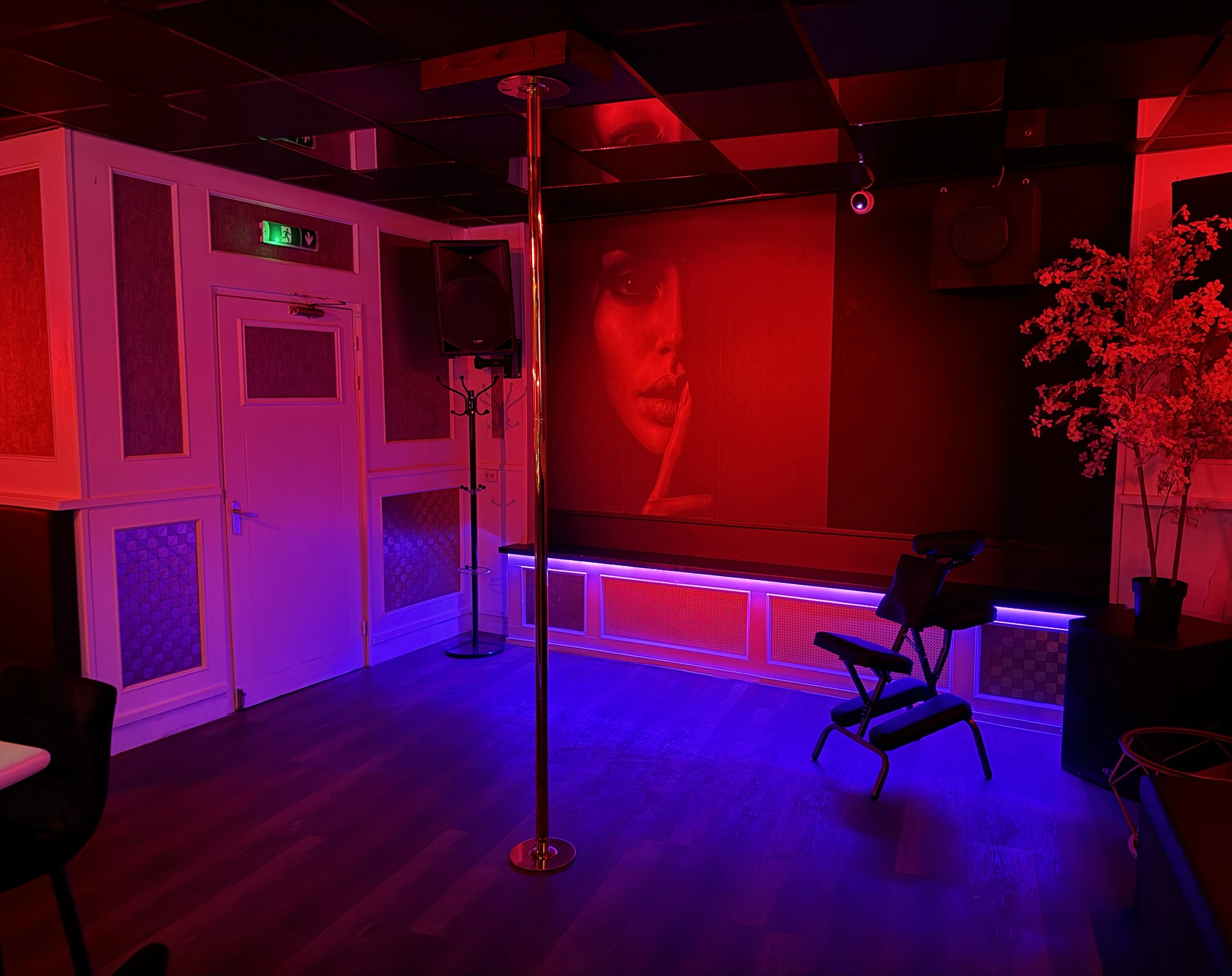 Gentlemen's Club & Eroscenter - 