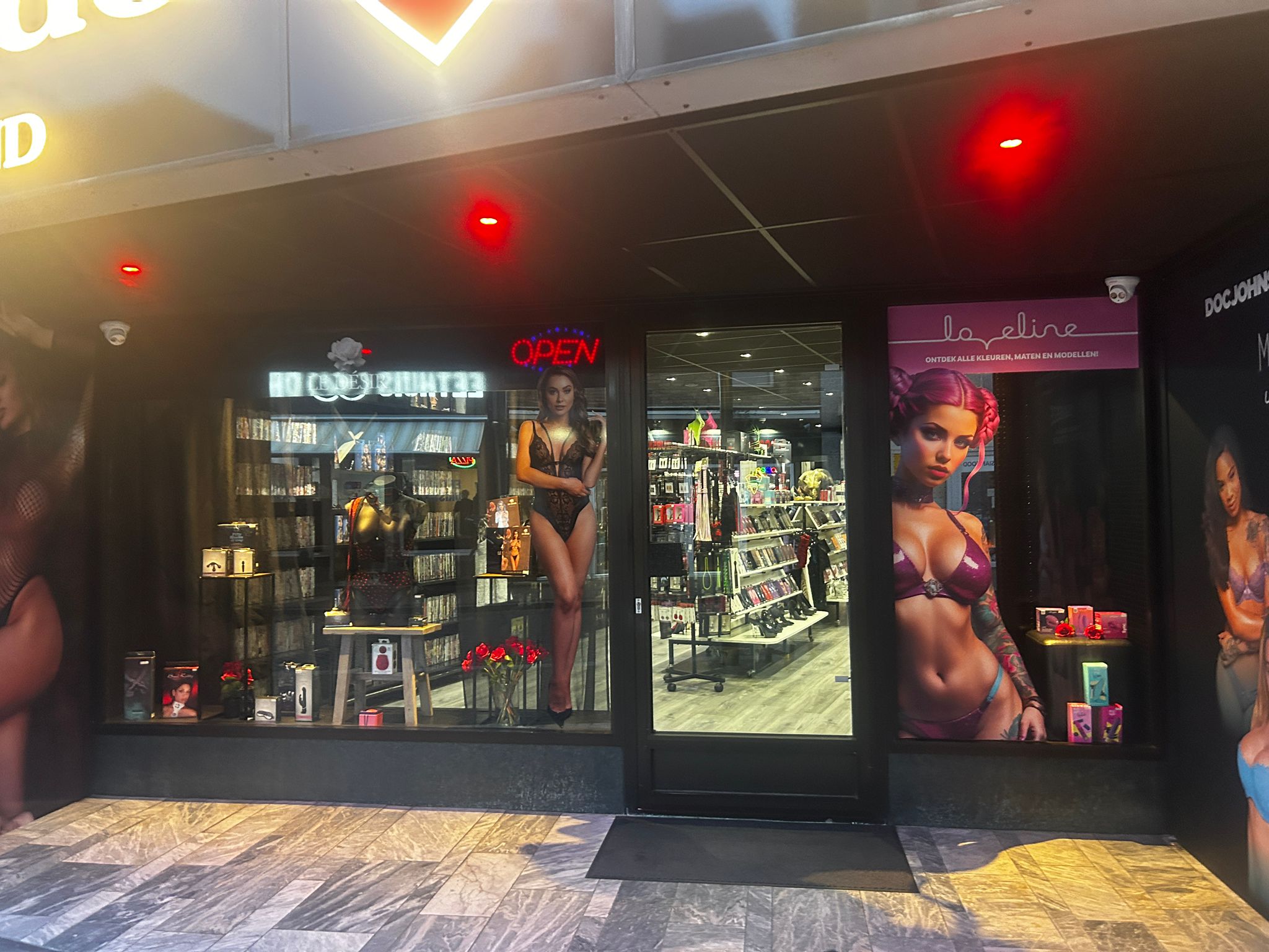Cupido Helmond -  Sexbutik Erotiska biografer BDSM