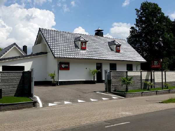 Privé Het Landhuisje -  Bordeel Erotische Nachtclub Escorte Volwassenvermaak