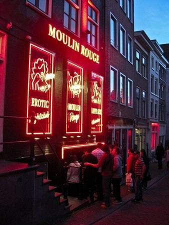 Moulin Rouge -  Gentlemens Club Brothel