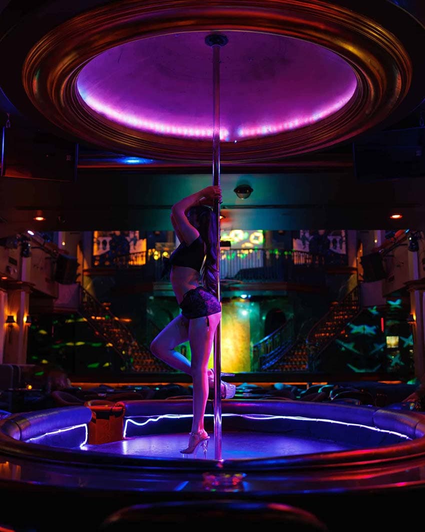 Treasures Gentlemen's Club & Steakhouse -  Herenclub Striptease Club Erotische Nachtclub