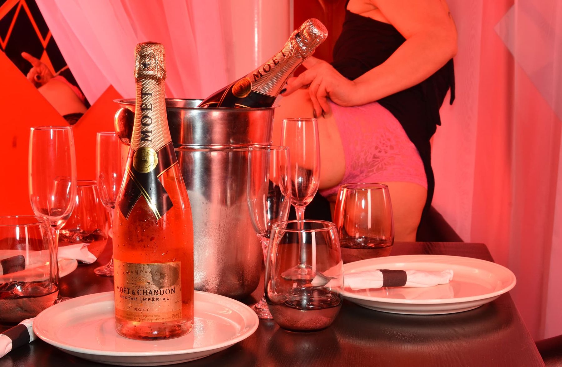 Lucky's Cabaret -  Cabaret Entretenimiento para Adultos Club de Striptease
