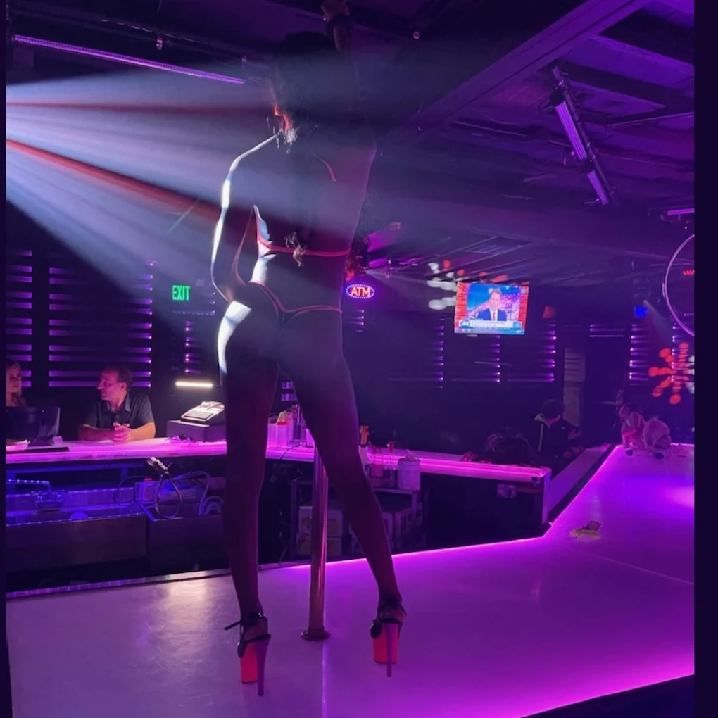 Lust Gentlemen Club - 