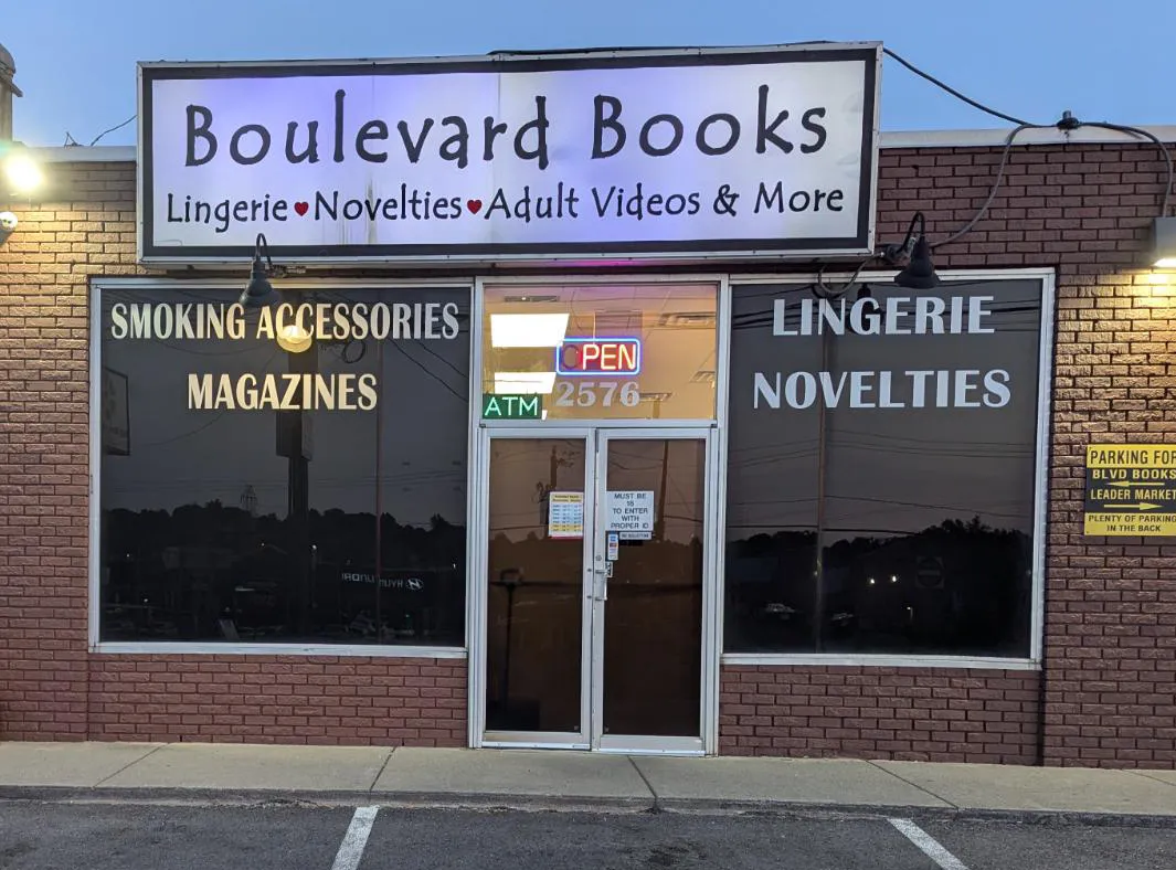 Boulevard Books Adult Outlet -  Sexbutik Erotiska biografer
