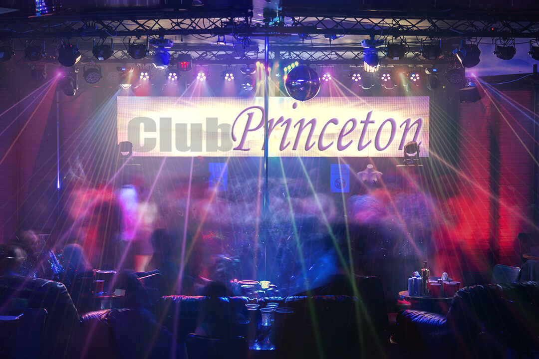 Club Princeton -  Stripbar Kvinnliga Stripteasedansöser