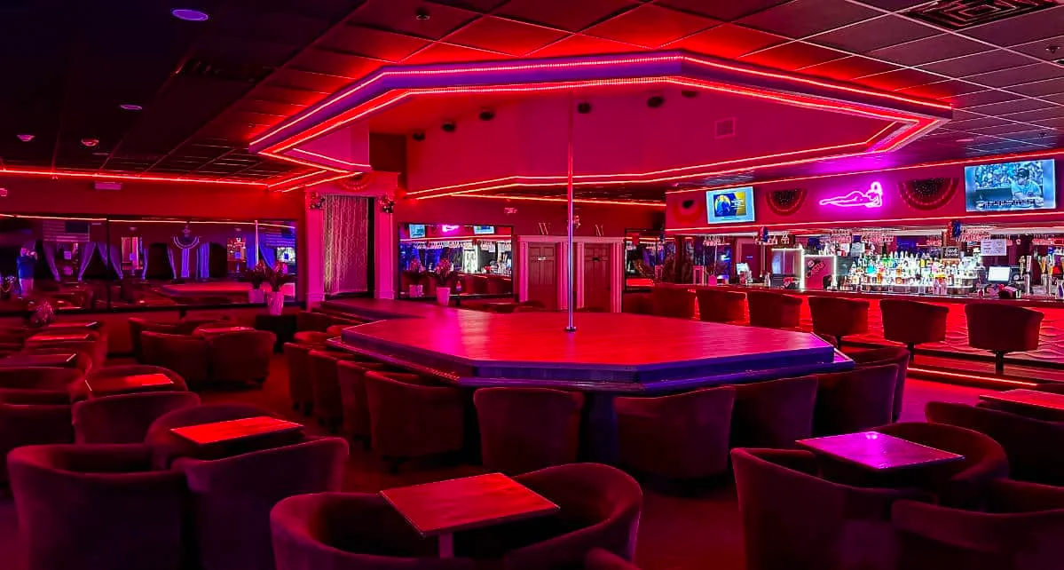 69 Cattle Company -  Stripclub Herrenclub Weibliche Tänzerinnen
