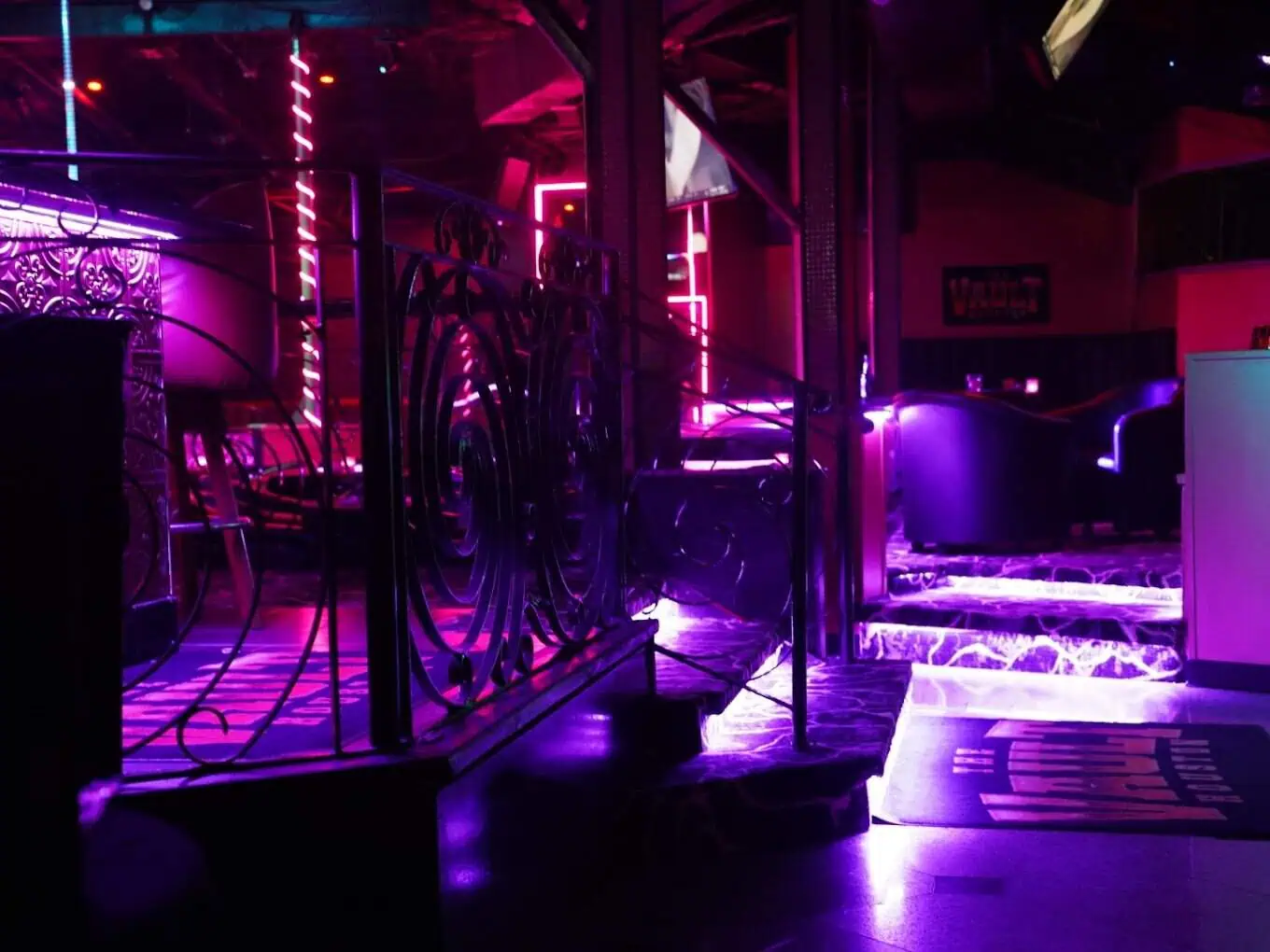 The Vault Gentlemen's Club -  Strip Club