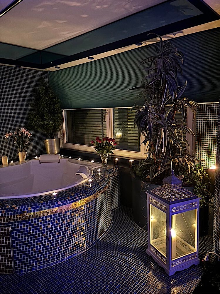 Wellness La Perla -  Massage érotique Fétichisme Divertissement pour adultes BDSM