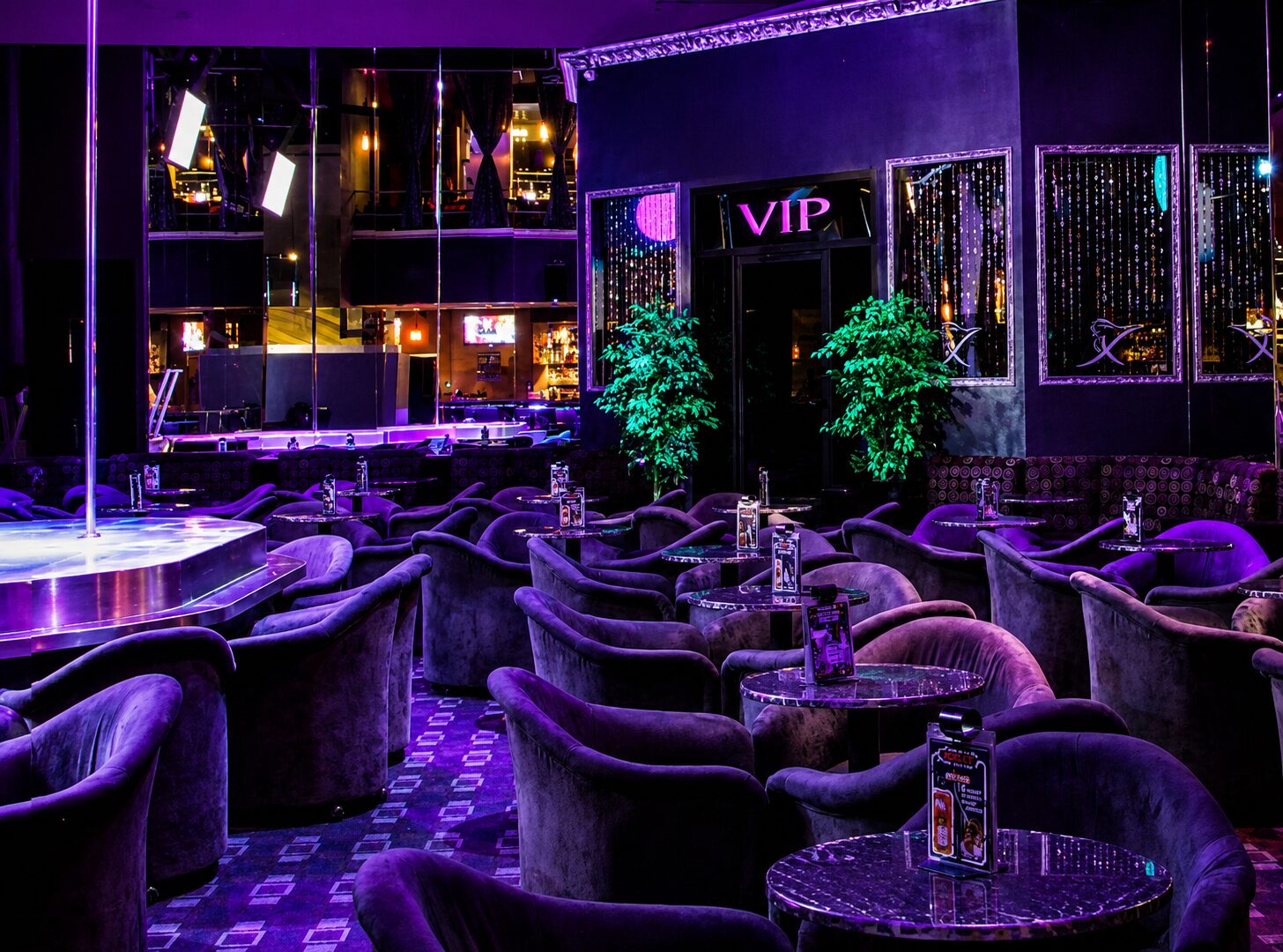Xplicit Showclub -  Strip Club Gentlemens Club Erotic Night Club